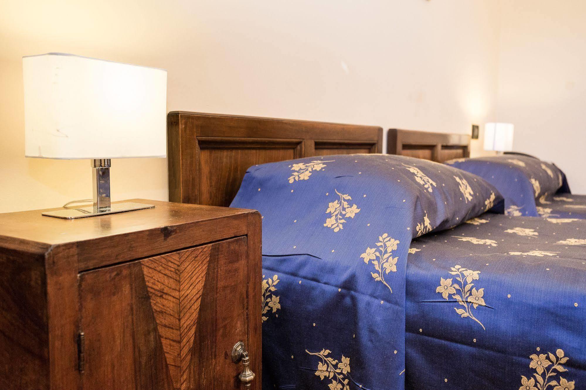 Hotel Columbus Рим Екстериор снимка